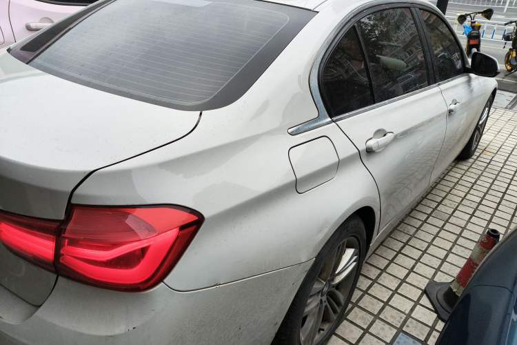 Used BMW 3 Series 2016 320Li Ambition Model
