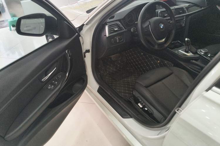 Used BMW 3 Series 2019 320Li Fashion Model
