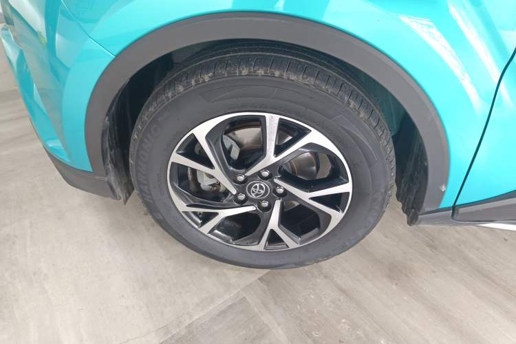 Used Toyota C-HR 2018 2.0L Leading Edition China VI
