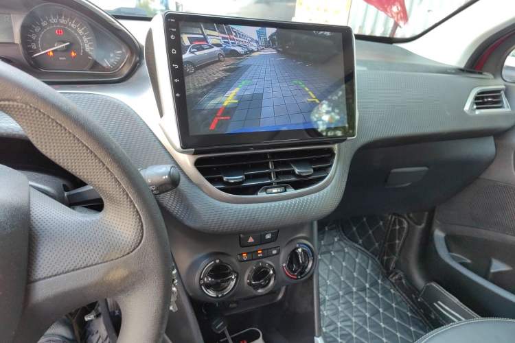 Used Peugeot 2008 2015 1.6L Automatic Playcool Edition
