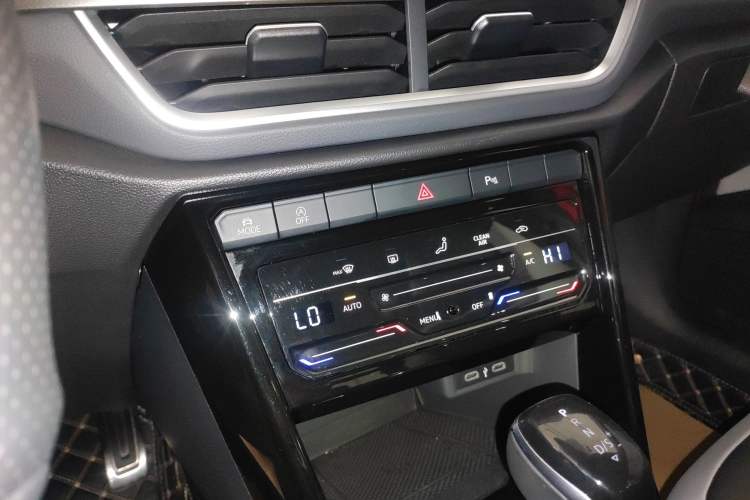 Used Volkswagen T-ROC 2023 300TSI DSG Two-Wheel-Drive Chen Guang Edition