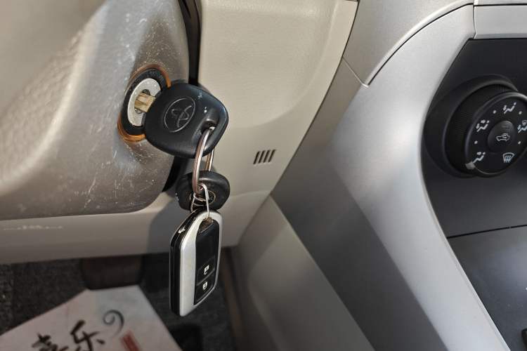 Used Toyota Verso 2014 Starlight 180E CVT Elite Edition
