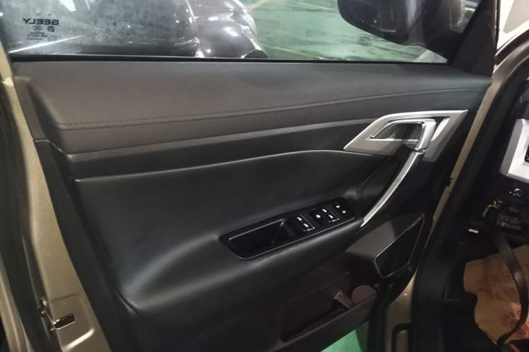 Used Geely Auto Emgrand X7 Sport 2020 1.8TD DCT Two-Wheel Drive Smart Connect 4G-Enabled Version
