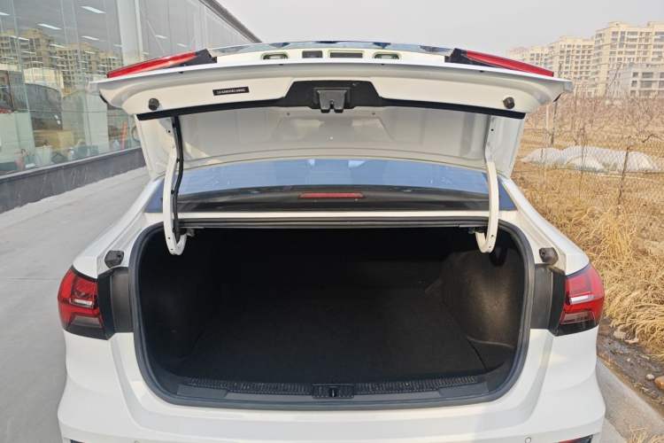 Used Roewe i5 2021 1.5L CVT Platinum Edition