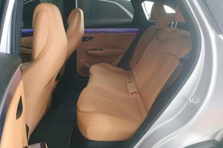 Used  L7 2025 EM-i 115km Exploration+ Edition