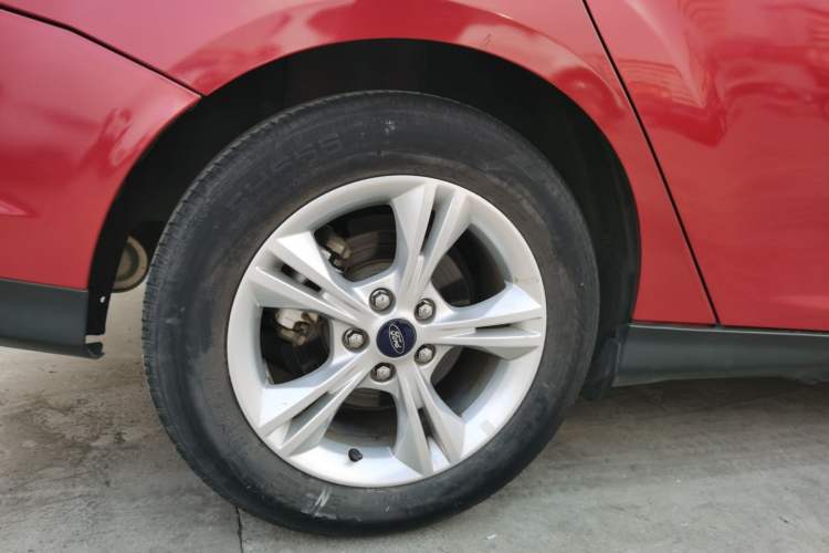 Used Ford Focus 2012 Sedan 1.6L Automatic Fashion Edition