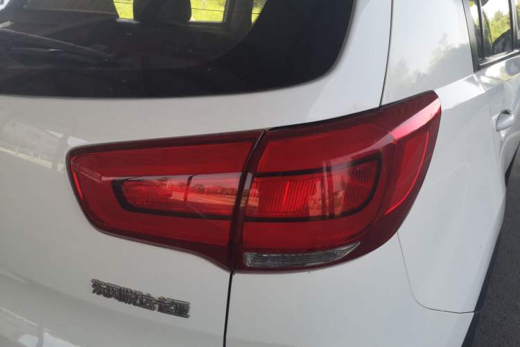 Used Kia Sportage R 2015 2.0L Manual Two-Wheel Drive GL Model
