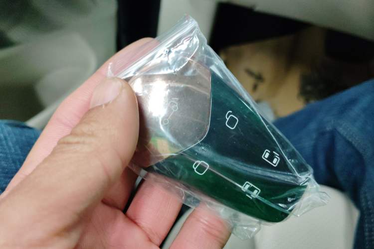 Used VOYAH Dream 2025 EV Four-Wheel Drive Flagship Kunpeng Edition
