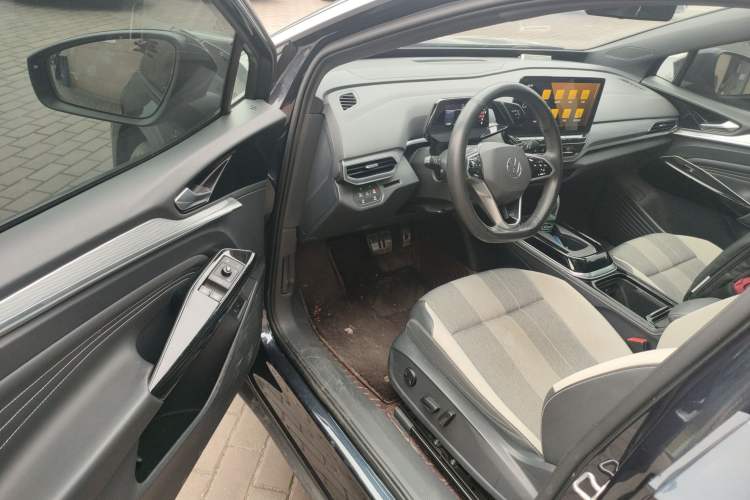 Used Volkswagen ID.4 CROZZ 2021 Long-Range PURE+ Two-Wheel Drive Version
