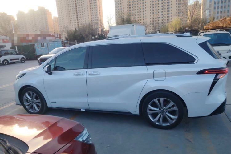 Used Toyota Sienna 2021 2.5L Hybrid Ultimate Edition