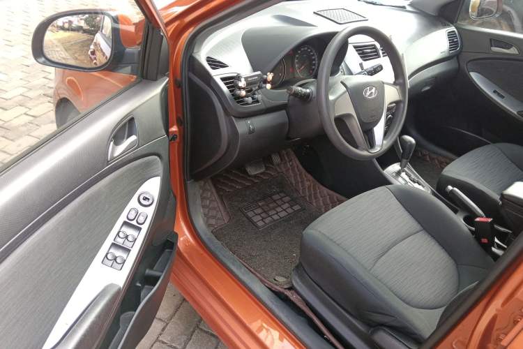 Used Hyundai Verna Ray 2014 1.4L Automatic GLX