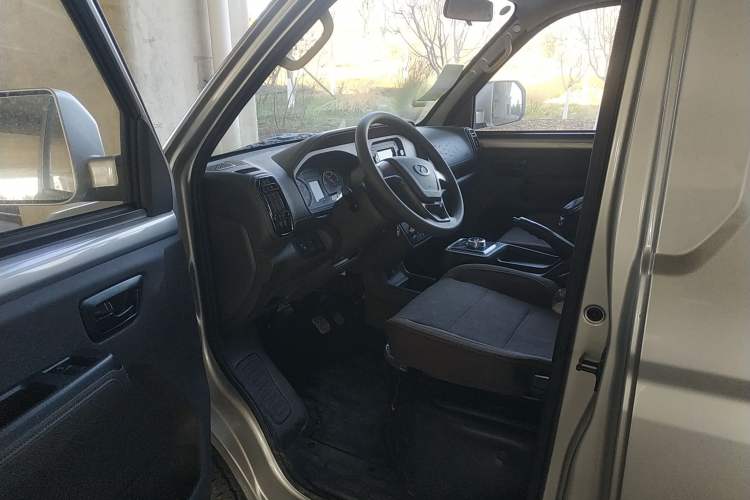 Used Ruichi EC71 2024 EC71L Cargo Pioneer I Model 41.85 kWh
