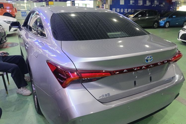 Used Toyota Avalon 2019 Dual-Engine 2.5L Luxury Edition China VI Standard