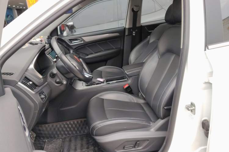 Used Roewe RX5 2016 30T Two-Wheel Drive Automatic Internet Smart Edition
