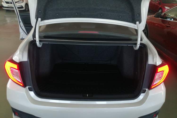 Used Honda Envix 2022 180TURBO CVT Comfort Version
