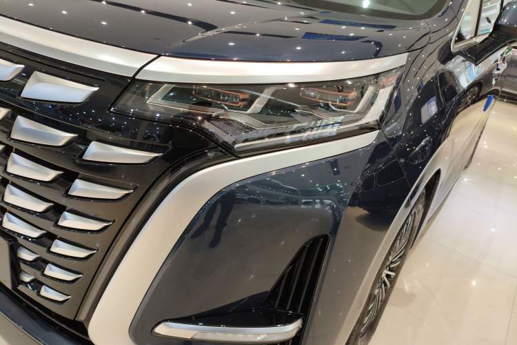 Used Denza D9 2022 DM-i 970 Four-Wheel Drive Flagship Model