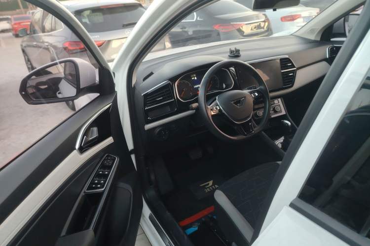 Used Jetta VS5 2022 280TSI Automatic Trend Edition
