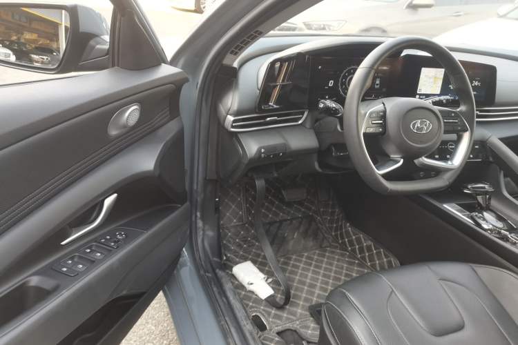 Used Hyundai Elantra 2021 1.5L CVT GLX Elite Edition
