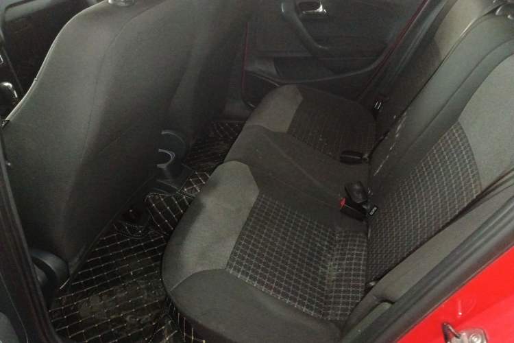 Used Volkswagen Polo 2016 1.6L Automatic Comfort Model
