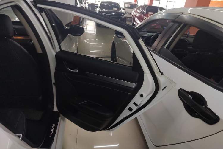 Used Honda Civic 2016 220TURBO Manual Luxury Edition
