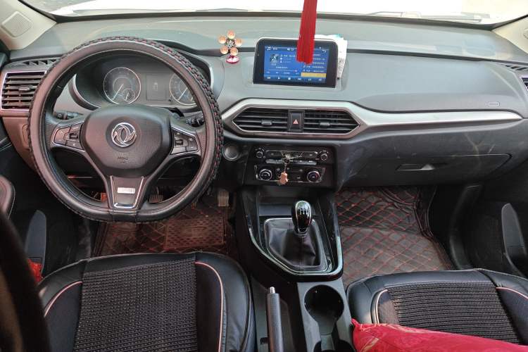 Used Dongfeng Fengon S560 2018 1.8L Manual Urban Model 7 Seats
