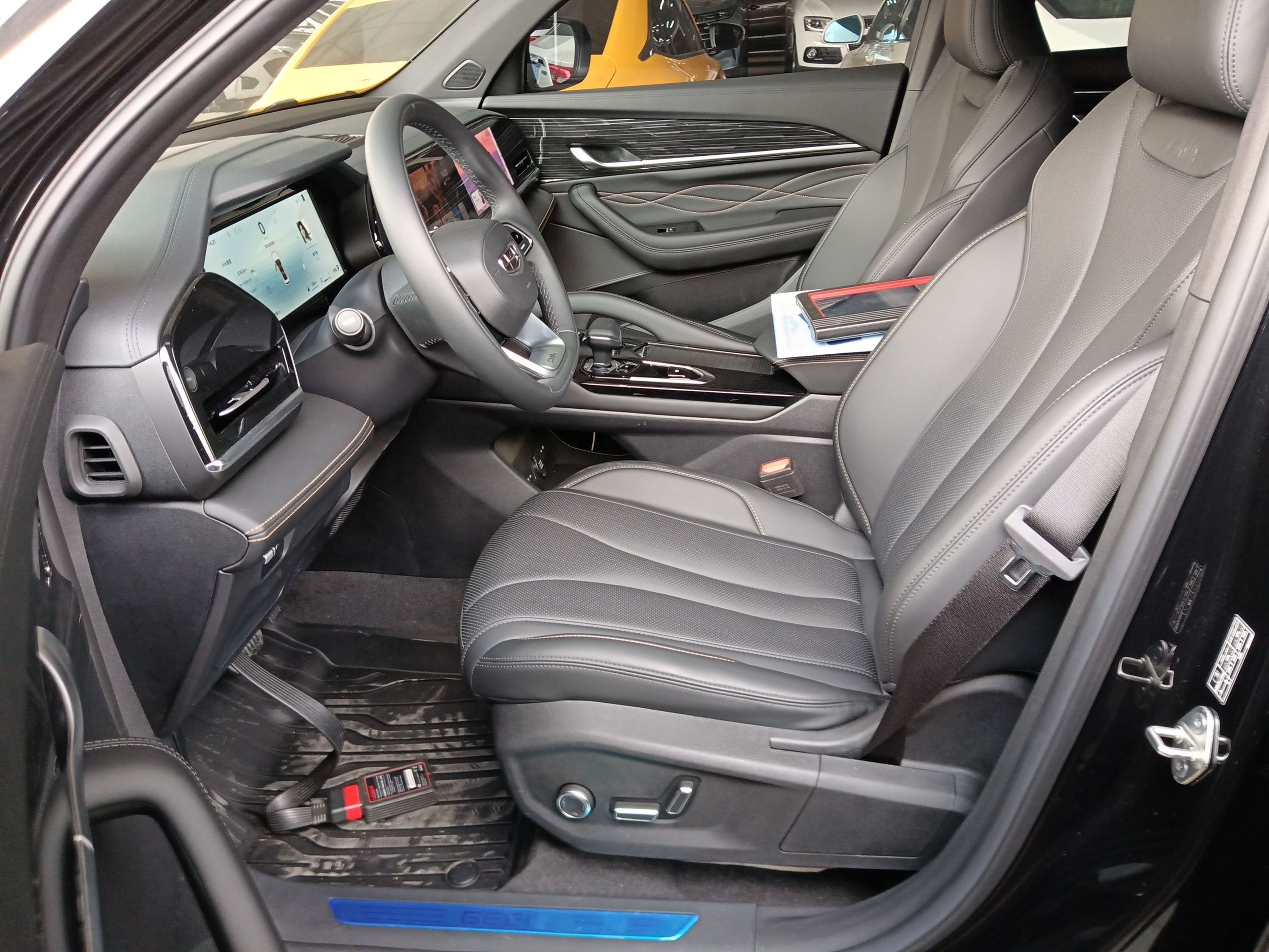 Переднее сиденье в автомобиле