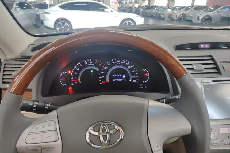 Used Toyota Camry 2013 200G Classic Luxury Edition
