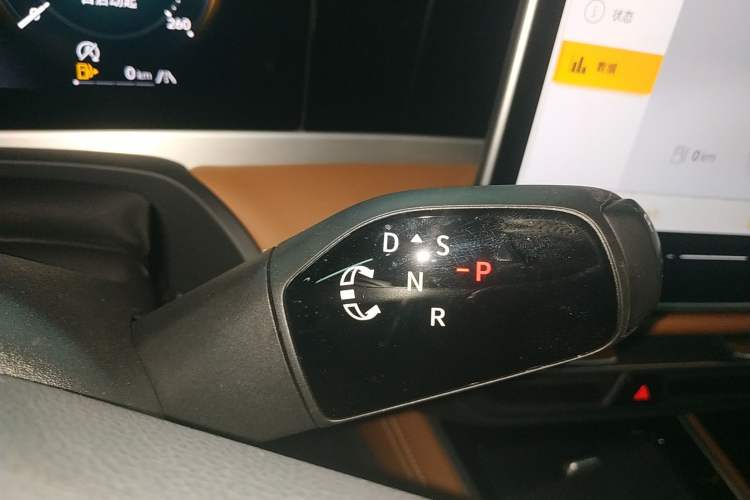 Used Volkswagen Magotan 2024 300TSI DSG Prestige Edition—A Real Eye-Catcher