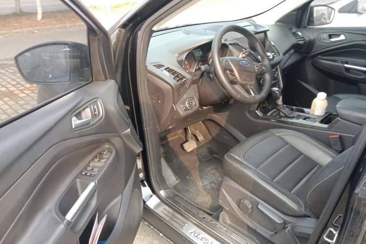 Used Ford Kuga 2017 EcoBoost 180 Two-Wheel-Drive Tiger Leap Model
