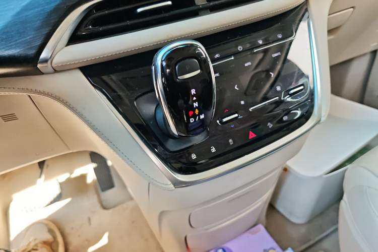 Used Buick GL8 2020 Avenir Avia Six-Seat Deluxe Edition
