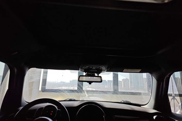 Used  MINI 2018 1.5T COOPER Racing Edition Five-Door Version
