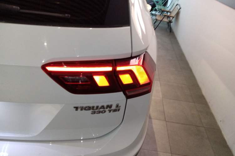 Used Volkswagen Tiguan L 2017 330TSI Automatic Two-Wheel Drive Luxury Edition