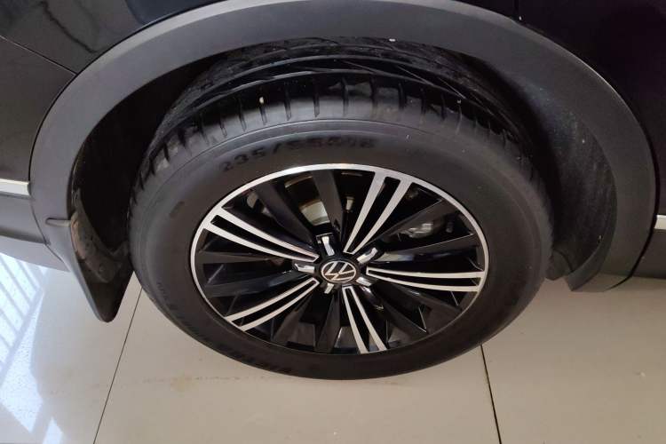 Used Volkswagen Tiguan L 2021 330TSI Automatic Two-Wheel Drive Smart Edition
