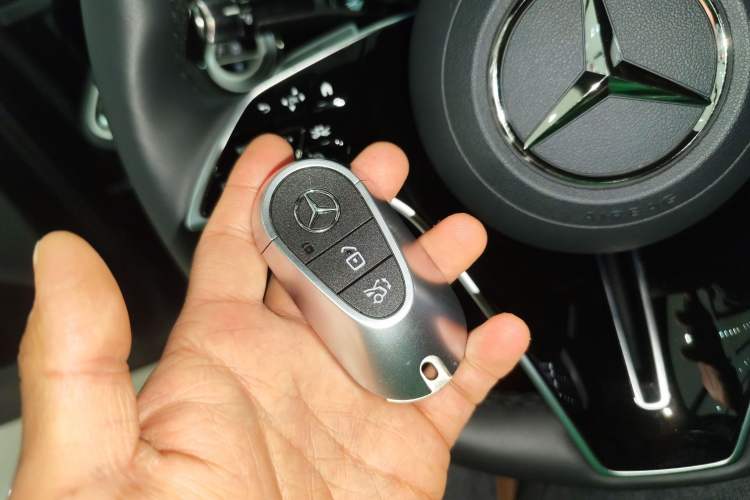 Used Mercedes-Benz E-Class 2025 Facelift E 300 L Luxury Edition
