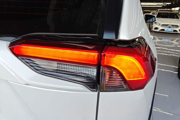 Used Toyota RAV4 2020 2.0L CVT Two-Wheel Drive Fashion Edition