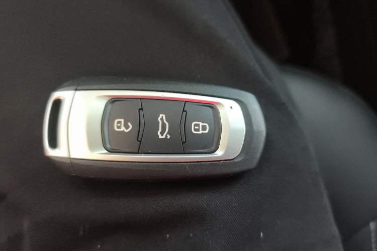 Used Geely Auto Emgrand GL 2018 1.8L DCT Elite Smart Connectivity Version
