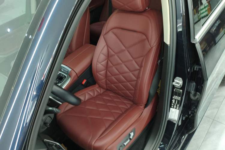 Used BMW X5 2022 xDrive 30Li Luxury M Sport Package