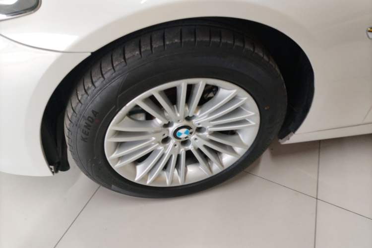 Used BMW 5 Series 2014 525Li Leading Model
