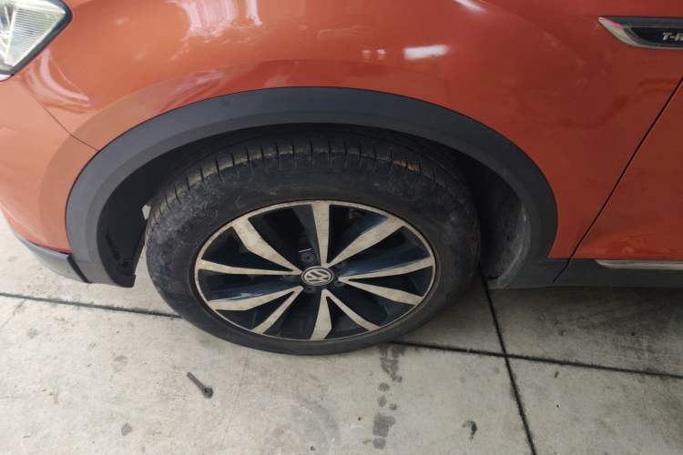 Used Volkswagen T-ROC 2018 280TSI DSG Two-Wheel-Drive Comfort Version China V Standard
