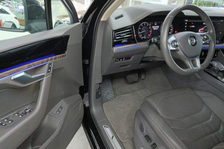 Used Volkswagen Touareg 2021 2.0 TSI Ruiyi Edition
