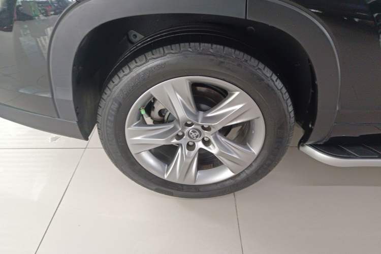 Used Toyota Highlander 2018 2.0T Four-Wheel Drive Luxury Version 7 Seats China VI Standard
