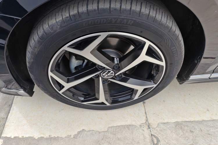 Used Volkswagen Magotan 2023 2 Million Units Limited Edition 330TSI DSG Leading Version
