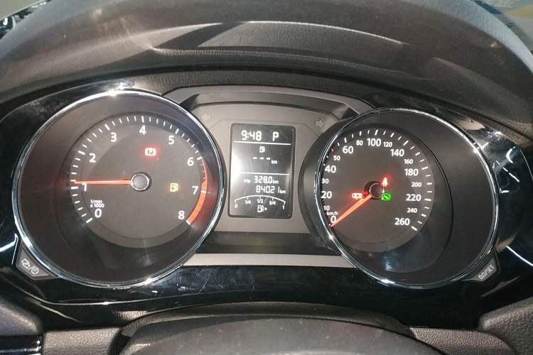 Used Volkswagen Sagitar 2015 1.6L Automatic Comfort Model
