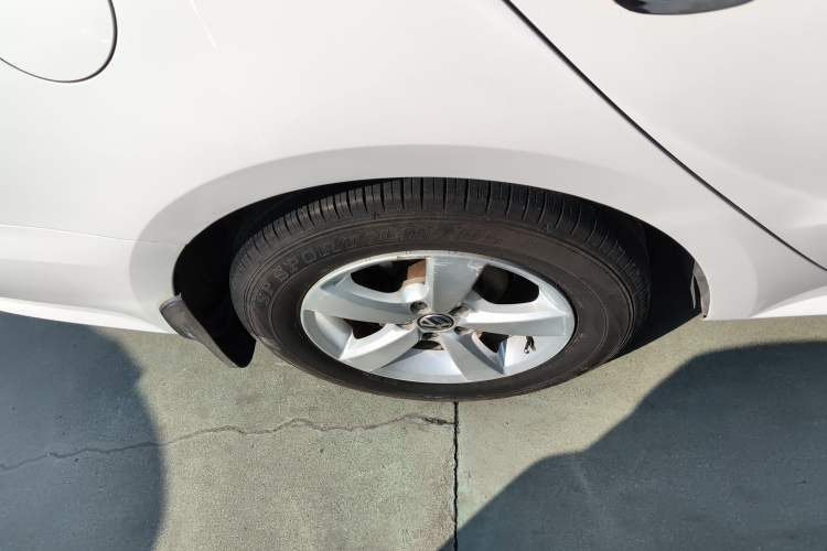 Used Volkswagen Lavida 2013 Revised Classic 1.6L Automatic Fashion Edition