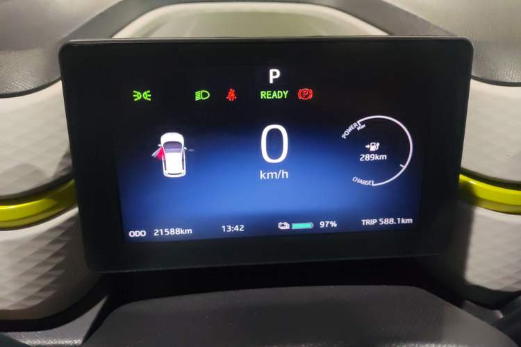 Used SOL E10X 2021 302 km Range Luxury Version 30.2 kWh
