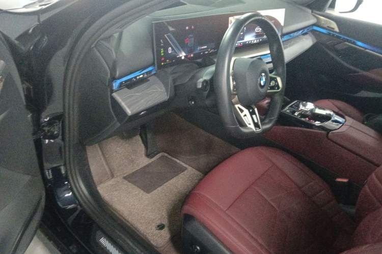 Used BMW 5 Series 2024 530Li Luxury Edition M Sport Package