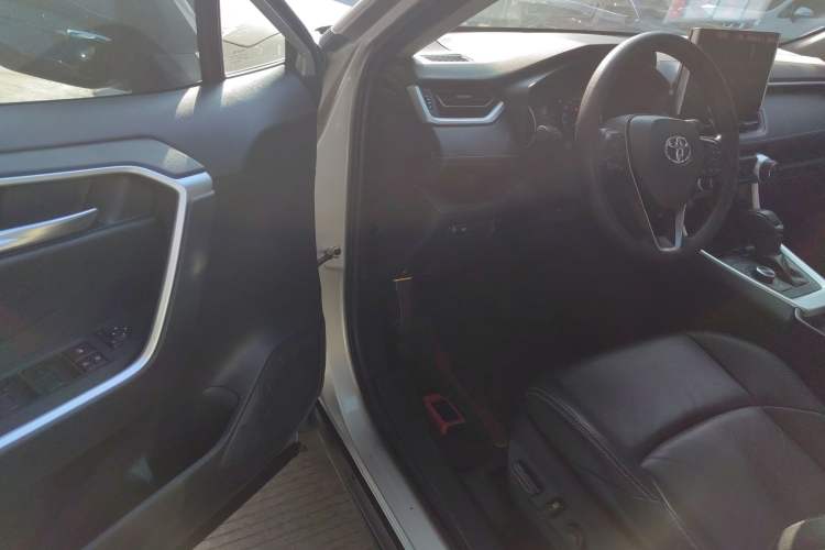 Used Toyota Wildlander 2020 Dual-Motor 2.5L E-CVT Four-Wheel Drive Luxury Edition
