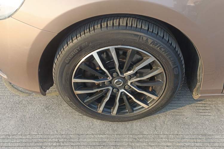 Used Volvo V40 2017 T3 Zhiyi Edition
