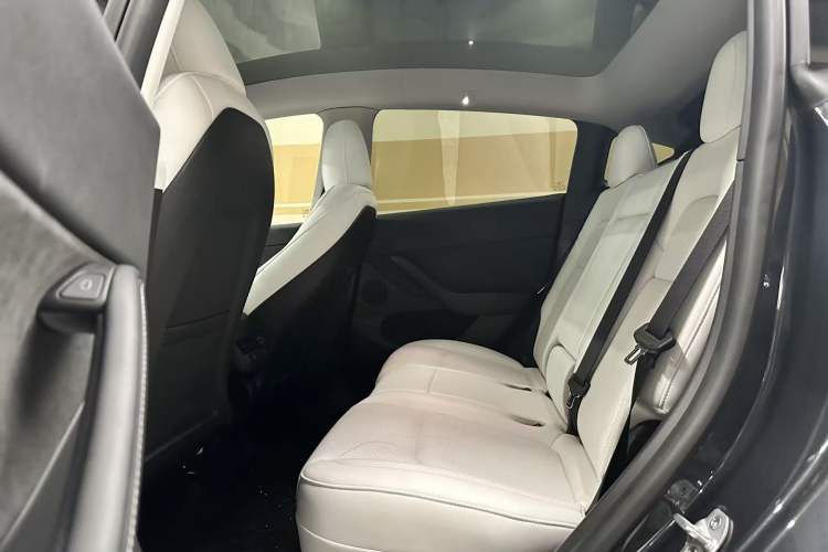 Used Tesla Model Y 2024 Rear-Wheel-Drive Version
