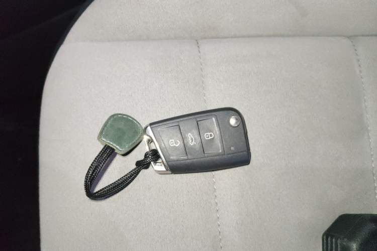 Used Volkswagen T-ROC 2020 280TSI DSG Two-Wheel Drive R-Line Pro